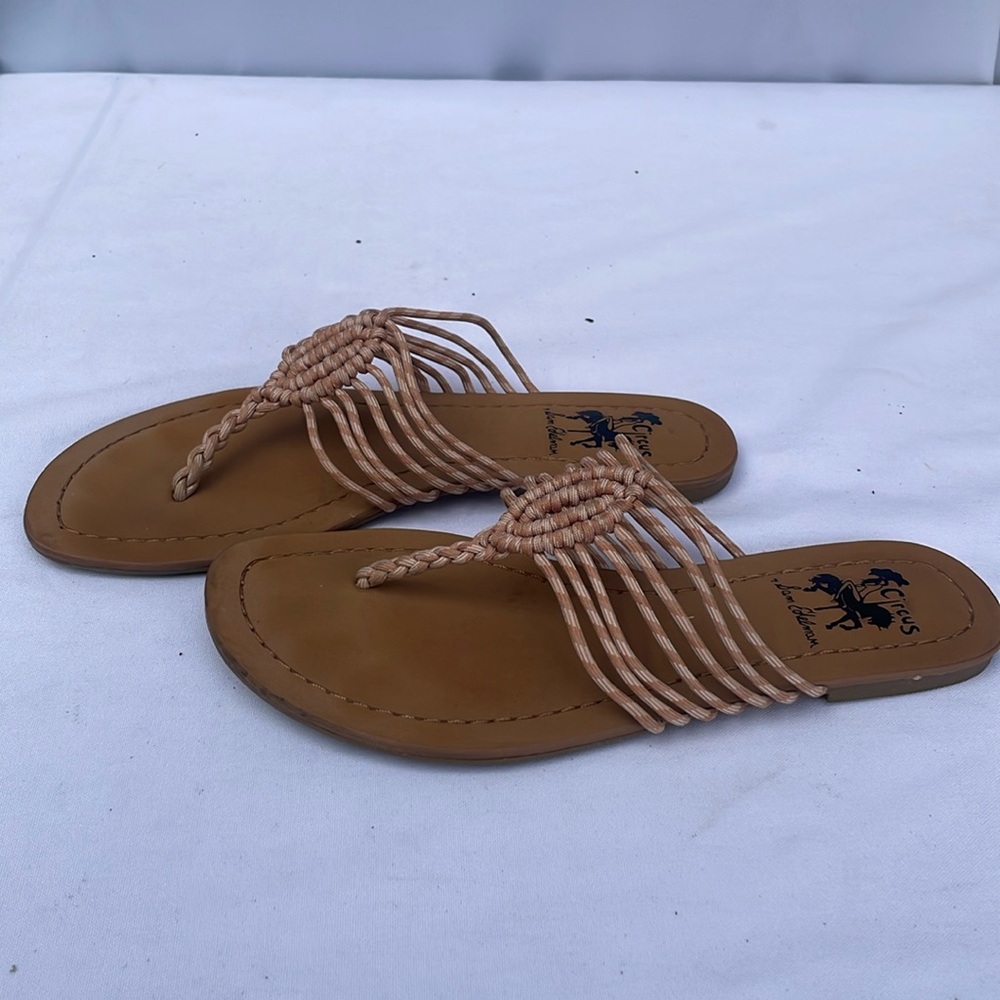 Circus sandals